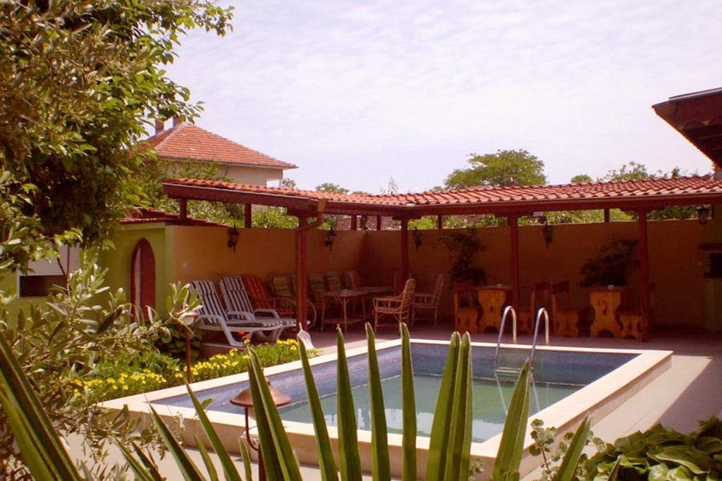 Guest House Yavorov Chernomorets Ngoại thất bức ảnh