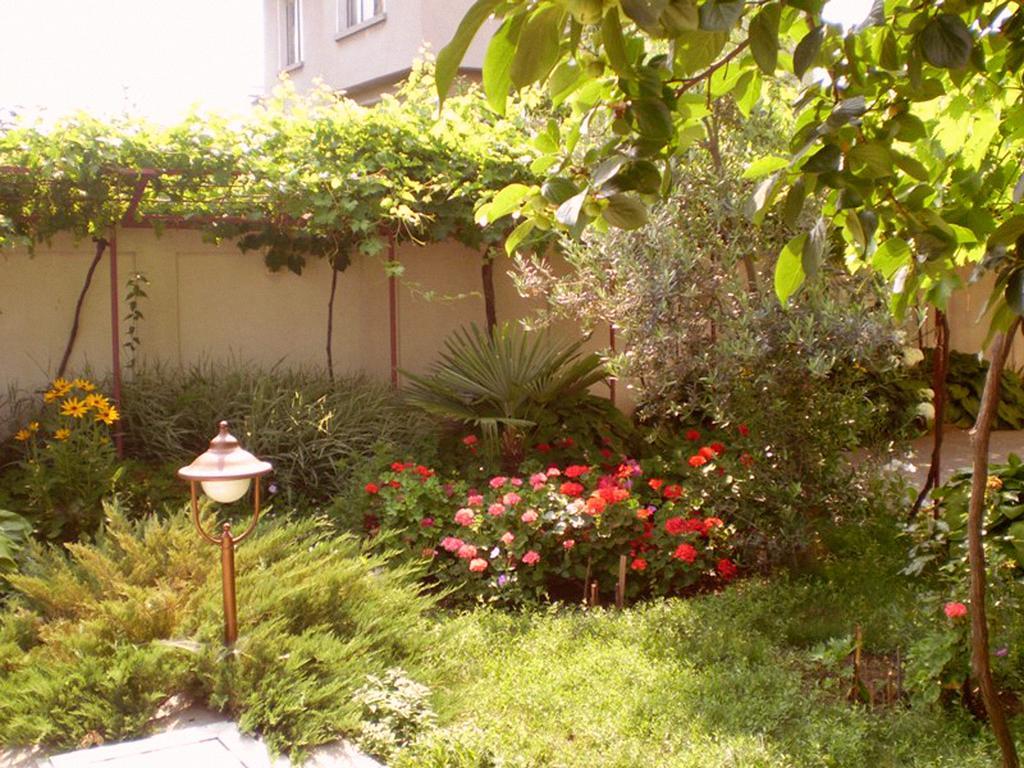 Guest House Yavorov Chernomorets Ngoại thất bức ảnh
