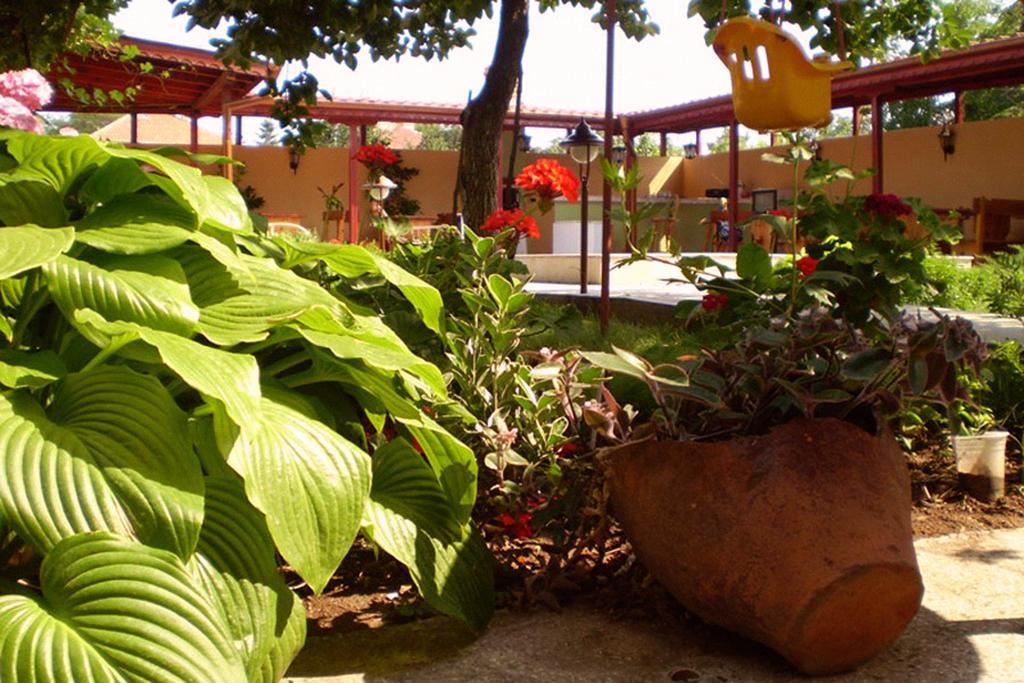 Guest House Yavorov Chernomorets Ngoại thất bức ảnh
