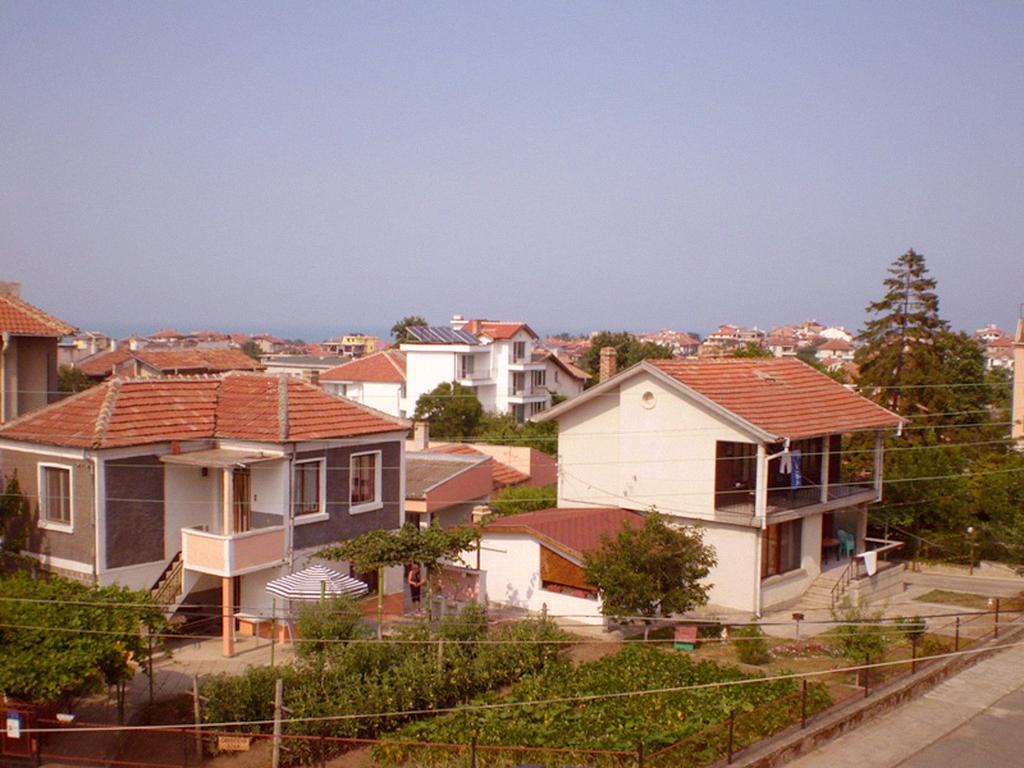 Guest House Yavorov Chernomorets Ngoại thất bức ảnh
